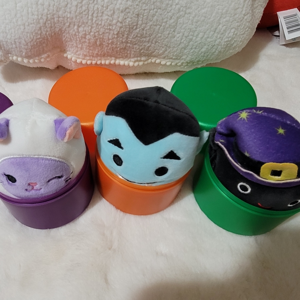 Squishmallow halloween capsule
